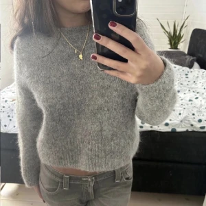 Stickad - Fin grå stickad tröja❣️