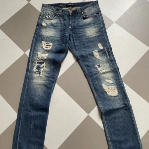 Philipp Plein Jeans - Fint skick, inte använda så mycket då jag växte ur dom snabbt.