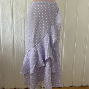 Prickig kjol - Supersöt långkjol som passar perfekt till sommaren. Bekväm & i toppskick. 