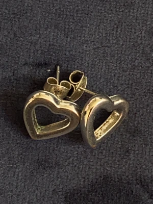 Örhängen sterling silver  - Fina hjärtörhängen i äkta silver. Stämplade 925