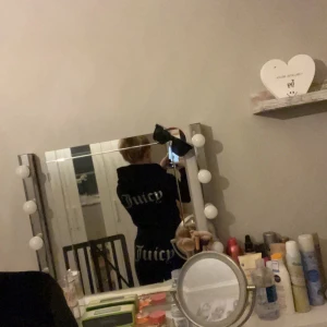 Juciy sett  - Säljer mitt juciy sett då det inte kommer till användning. Knappt använd. Nästintill nyskick❤️ kan gå ner i pris 