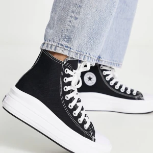 Converse - chuck Taylor  - Snygga platå Converse som är helt oanvända då jag beställde dom men är försmå! (Lånade bilder från ASOS)