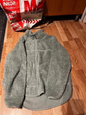 Grön Fluff - Aldrig använd. 