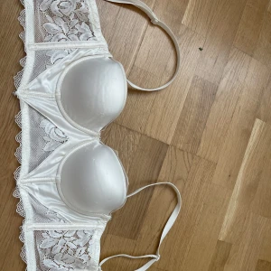 Korsett BH från Calvin Klein 🤍 - Bekväm korsett bh från Calvin Klein 🤍 storlek xs/s aldrig använd 🤍