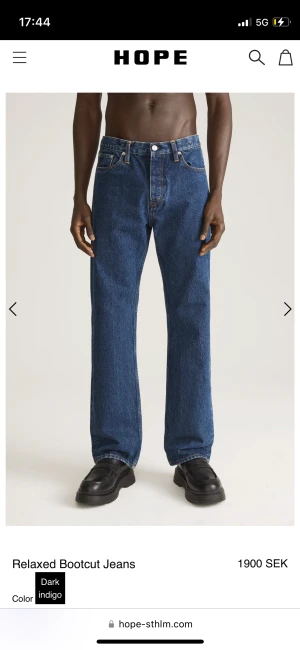 Hope Rush Denim - Dark Indigo Hope Rush Denim i storlek 27. Köpta i hope butik i Göteborg. Bra skicka med små tecken på användning