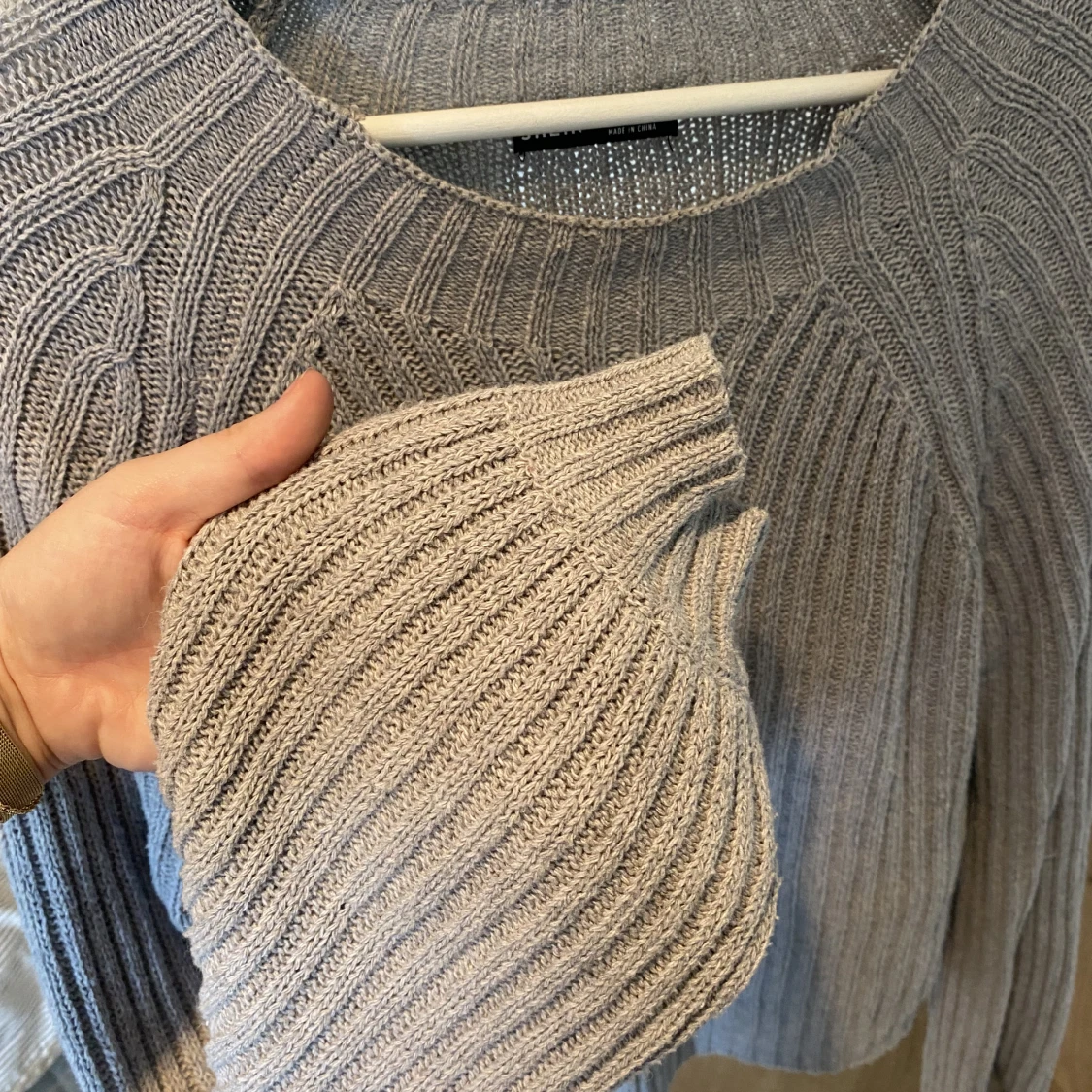 Stickad grå tröja - 90
