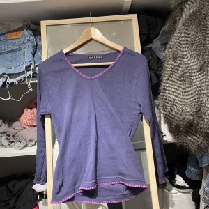 90-tals tröja  - Så fin tröja med trekvartsärmar, skriv för fler bilder❤️