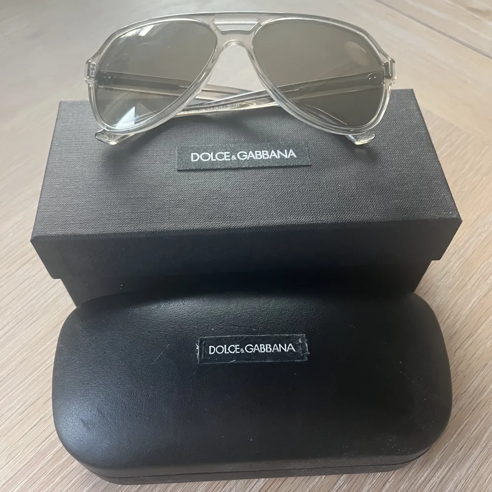 Säljer mina Dolce Gabbana glasögon Glasögonen är i väldigt fint skick. Accessoarer.