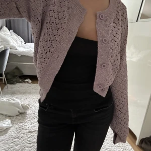 Kofta - Lila kofta aldrig använ och vill bli av med