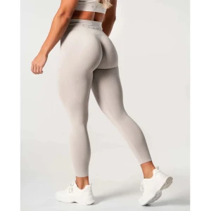 Relode prime scrunch - Relode tights i grå i storlek S. Supersköna och stretchiga, dock en fläck av lera som inte riktigt vill försvinna, men syns ej om man har höga strumpor. 