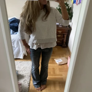 Grå croppad trekvarts sweatshirt tröja  - Grå tröja med trekvarts armar i sweatshirt material och lite croppad! 