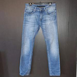 Äkta Hugo Boss jeans i storlek 32/32