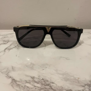 Louis Vuttion Solglasögon  - Louis Vuttion solglasögon till salu!