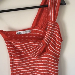 Enärmad topp - Topp från Zara. Använd 1 gång