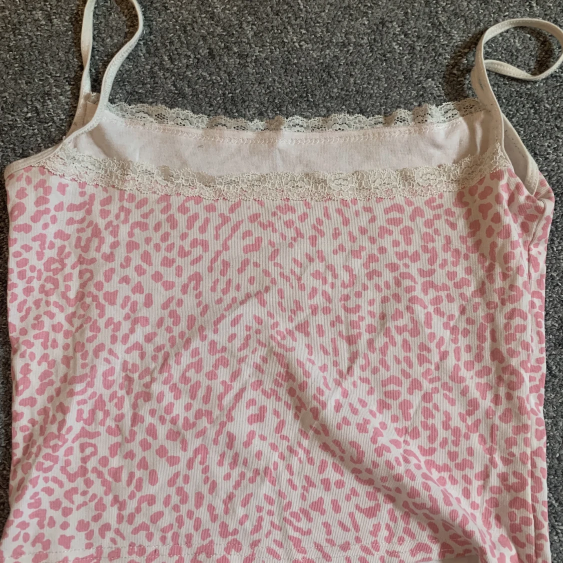 Mönstrat spetslinne  - 90