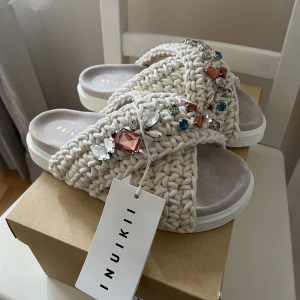 INUIKII Woven Stone White  - Helt oanvända Inuikii sandaler / slip-ins i storlek 38, med ordinarie kartong. Upplevs som små i storleken.