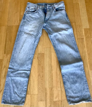 Levis 551 - Jeans Levis modell 551 strl 28/32. Jättefint skick, sparsamt använda!