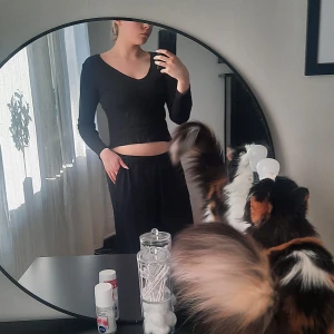 Topp - Vanlig basic topp. V ringad