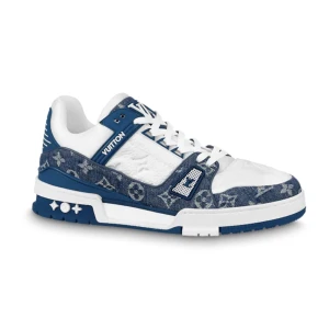 Louis Viutton sneakers - Ser exakt ut som äkta inga skillnader mellan dom äkta box och påse till skorna tillkommer kan mötas i Stockholm annars frakt 