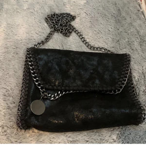 Stella Mccartney liknande - Säljer denna fina väska eftersom jag ej använder den längre
