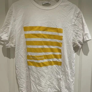 Samsøe Samsøe t-shirt - T-shirt från Samsøe Samsøe i använt skick. Storlek L 