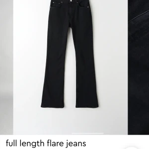 Full length flare jeans  - Från Ginatricot, väldigt långa på mig som är 165💕 fint skick, köpta för 500kr