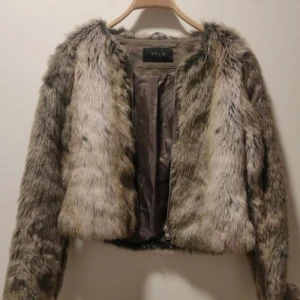 Jacka - Jackan är i väldigt bra skick.