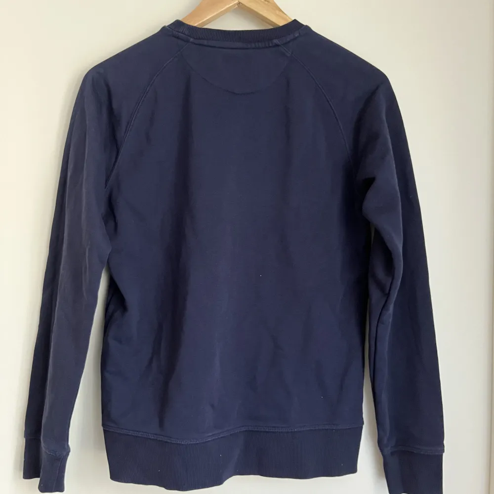 Gant marinblå sweatshirt  Stl 158/164 Djur/rökfritt hem. Tröjor & Koftor.