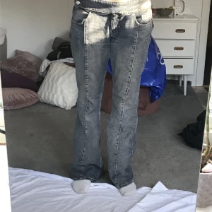 Byta!!! - Vill gärna byta dessa weekday millenial stl 32/32 till några mindre ksk 29/32 eller 28/32!! Hör gärna av dig om du har och vill byta💓💓