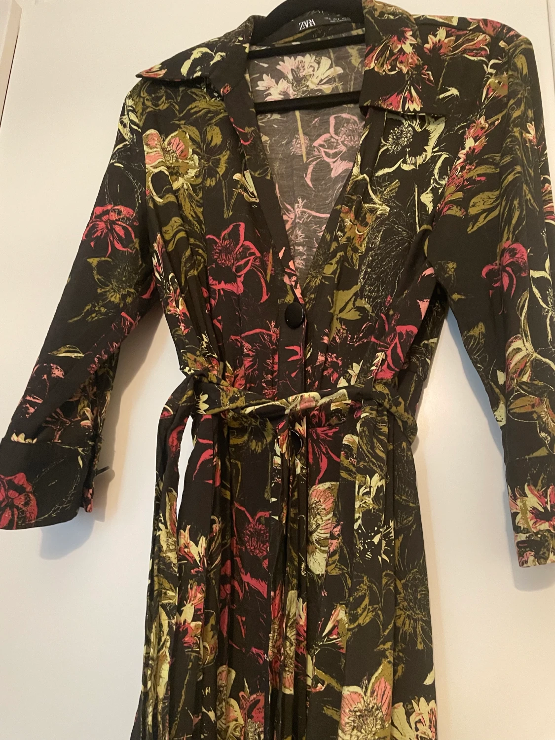 Blommig skjortklänning Zara