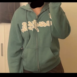 Kofta  - Knappt använd Size XS men passar som större size (ganska oversize)