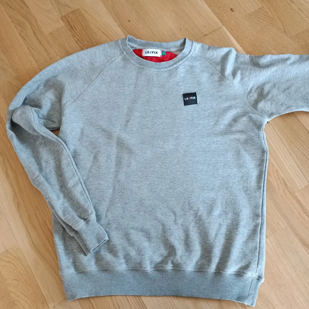 Kanonfin sweater från Danska Le Fix tvättad kanske 3ggr. Nypris runt 1100kr  Är en M men är mer som en S. Tröjor & Koftor.