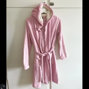 Morgonrock  - Ginatricot och oanvänd 