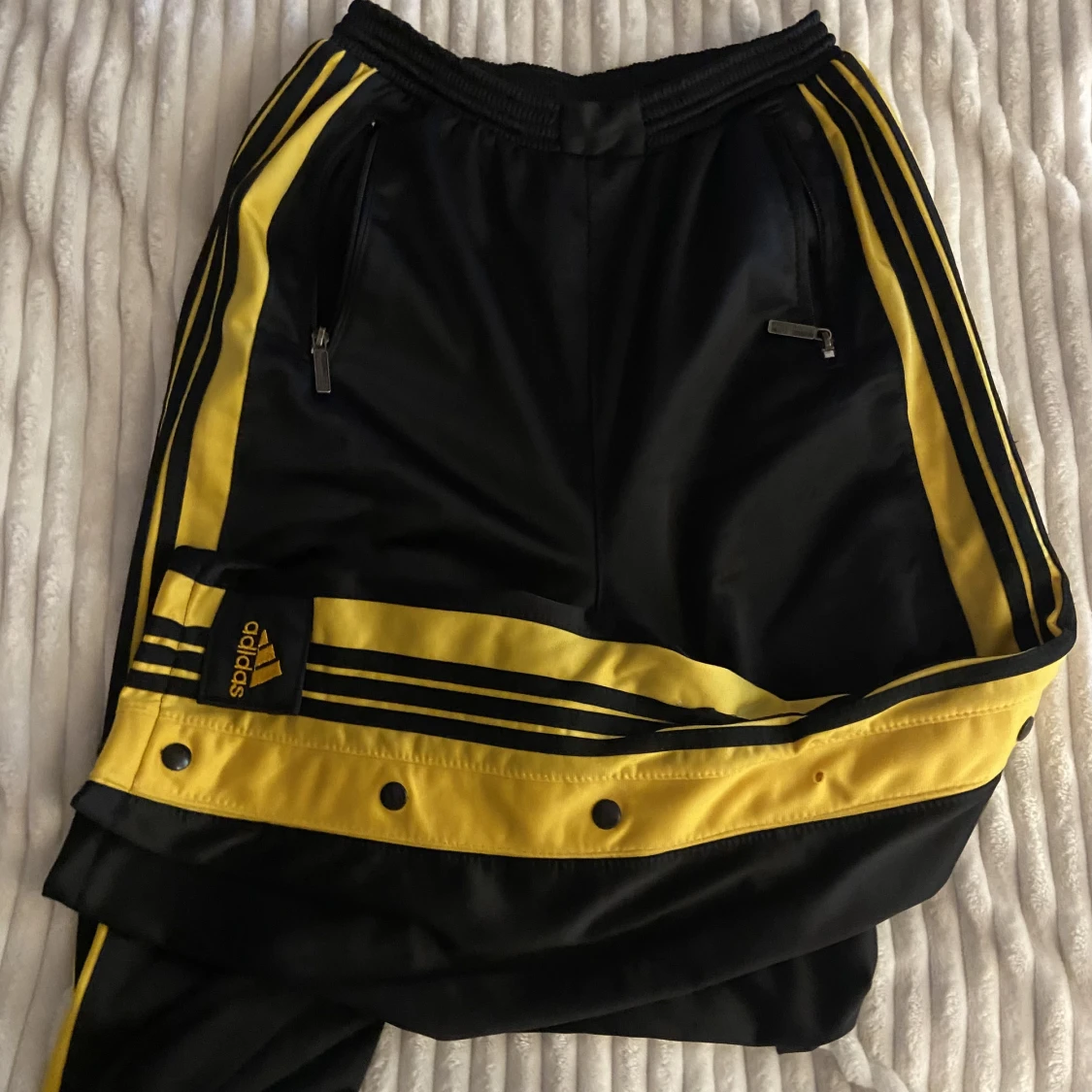Adidas träningsbyxor