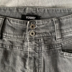 Straightleg jeans - Gråa jeans från rosner