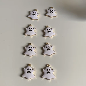 Berlocker  - 8 spök berlocker med guld baksida! 2st för 4kr