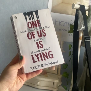 One of us is lying  - One of us is lying av Karen M.McManus