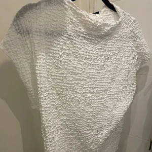 Topp/blus - Superfin tröja från zara, Aldrig använd! Köparen står för frakt❤️pris kan diskuteras 