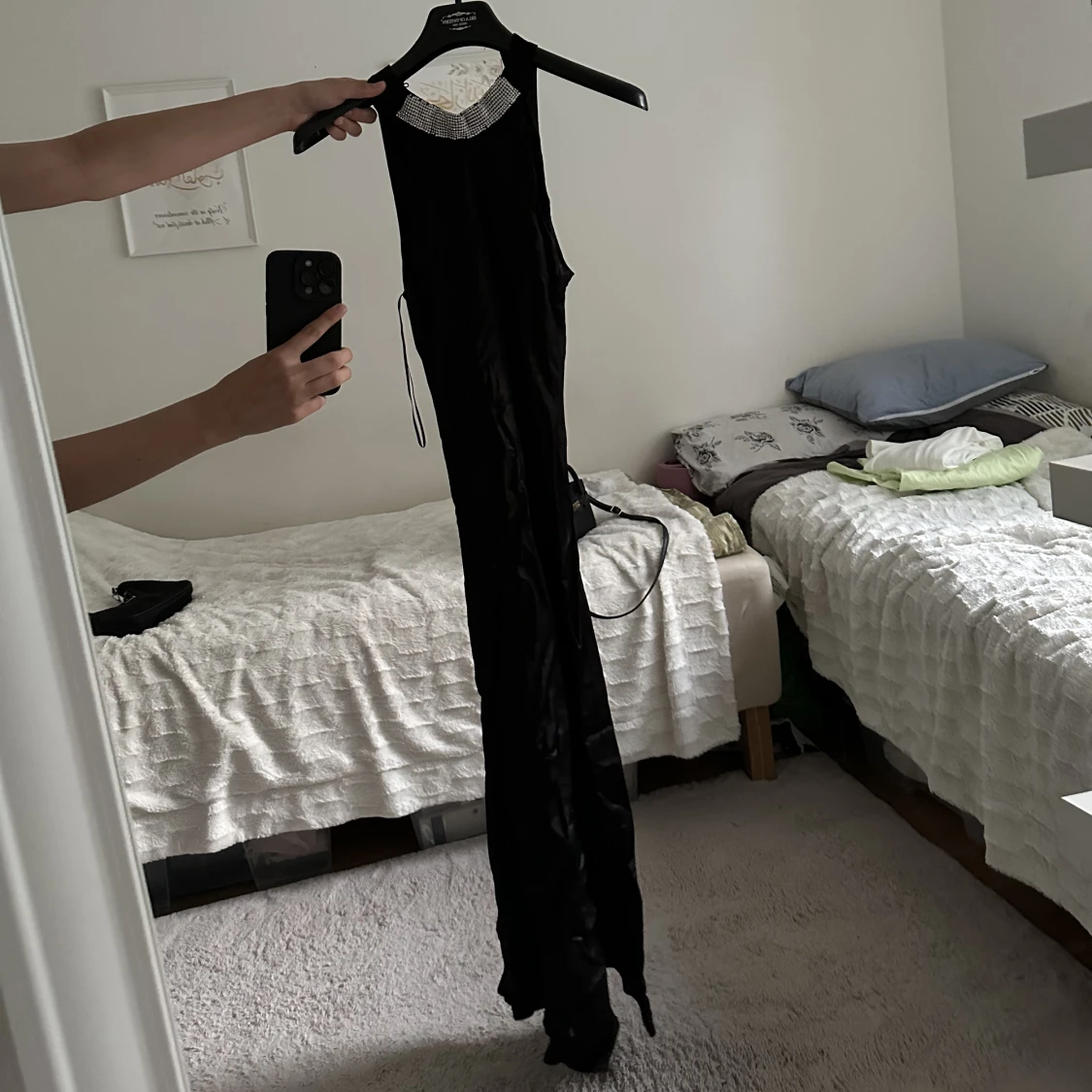 Svart classy maxiklänning i satin