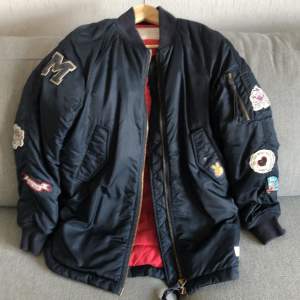 Superfin Odd Molly   Love bomber jacket storlek xs/s