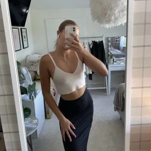 Stickat linne - Så fint stickat linne ifrån zara använt Max 3 gånger. Så fin kvalitet🫶🏼