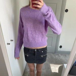 Lila tröja - Jättefin lila tröja från & other stories 