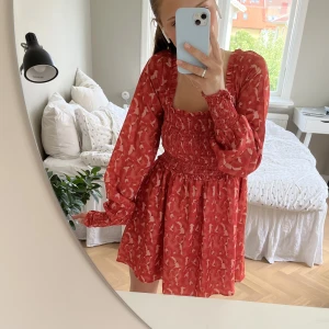 Klänning  - Klänning från NAKD, i nyskick. 