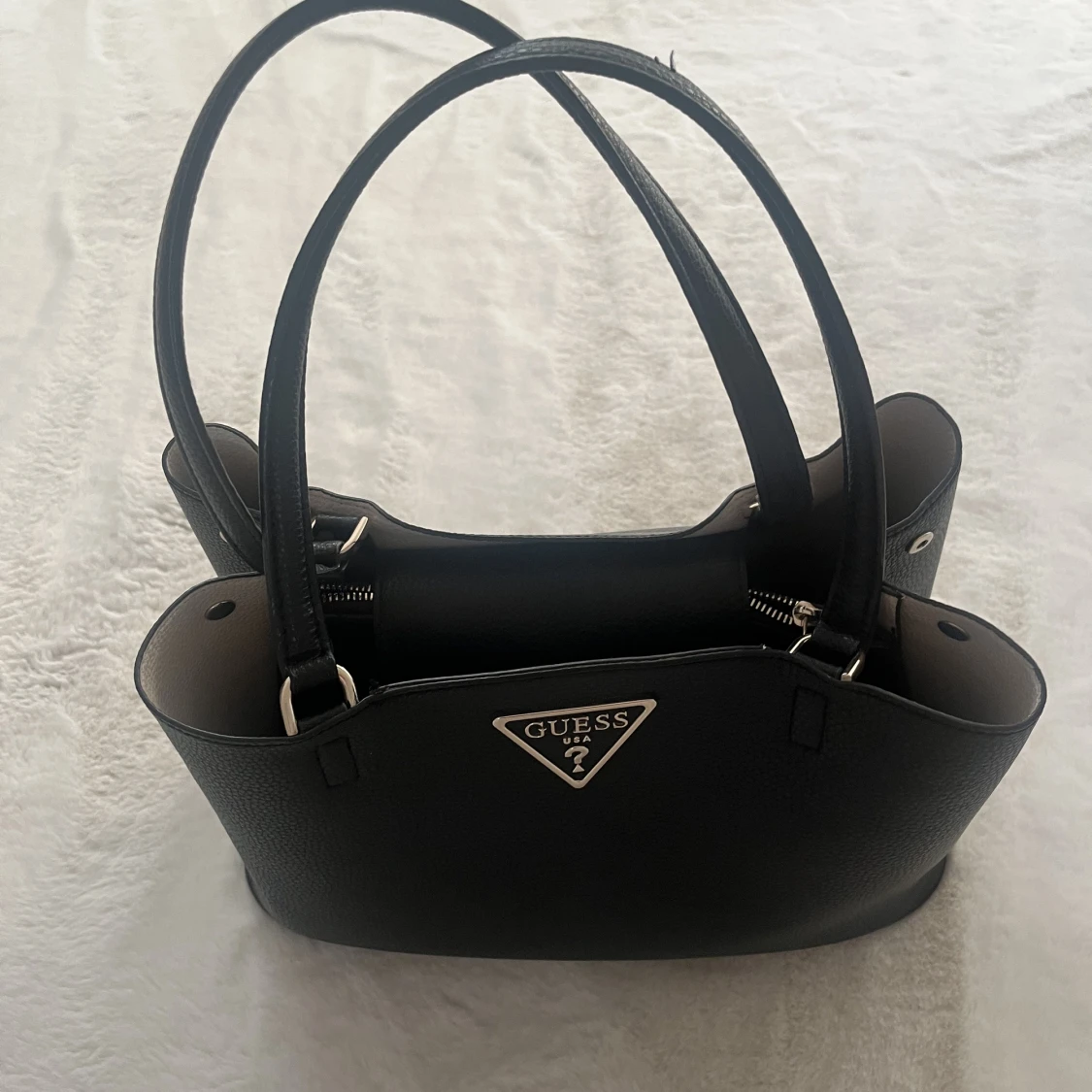 Guess handväska - 90