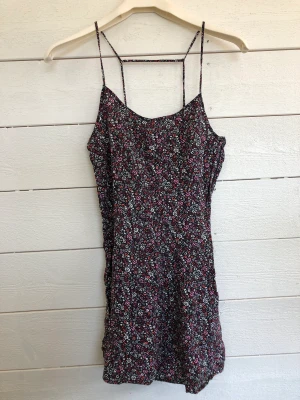 Klänning  - Supersöt klännign