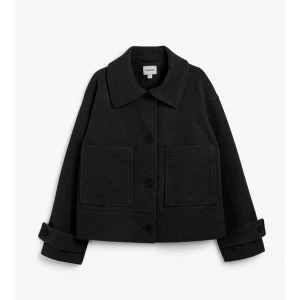 Kappa  - Säljer denna slutsålda kappa från Kappahl, med prislapp kvar! Den är i storlek small och endast testad🥰