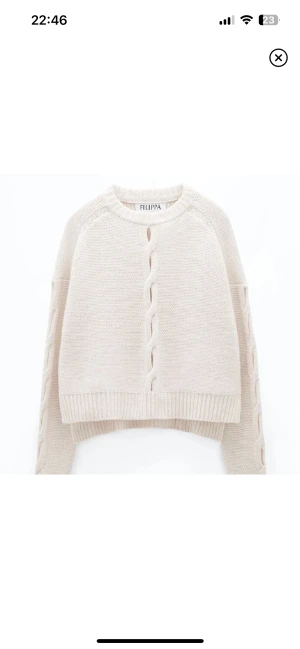 SÖKER! - Söker nån av dessa tröjor i storlek M/L❤️