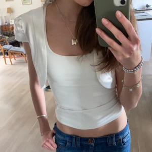 Bolero  - Ny skick! Tveka inte att skriva om frågor eller funderingar❣️