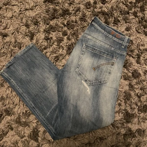 Dondup Jeans - Säljer mina Dondup jeans i storlek 34, modellen är George och dom är i bra skick.