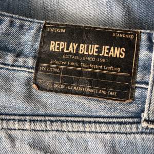 ÄKTA- Replay blue jeans MFG.co Storlek 33  För män 